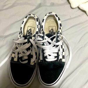 black & white checkered vans w laces (women’s 6.5)